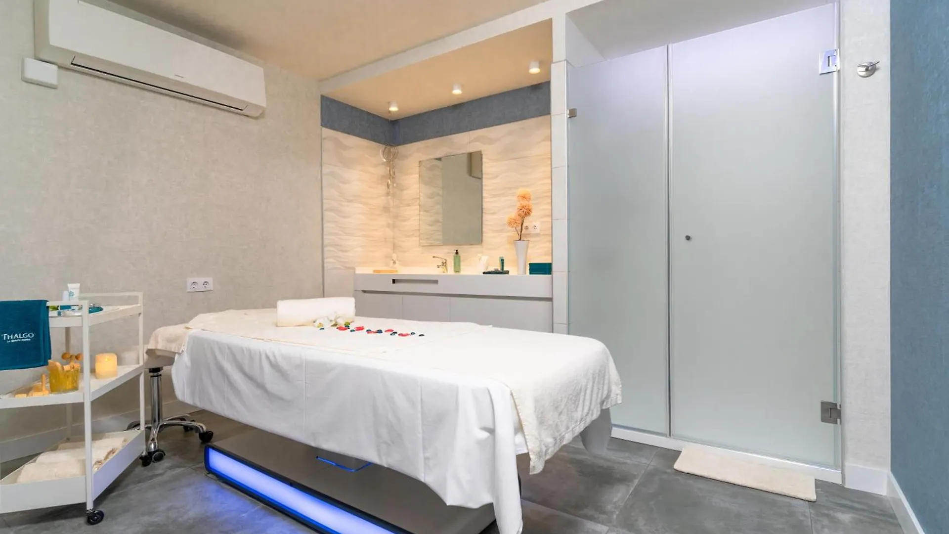 Hotel Hovima Costa Adeje - For Cool Adults